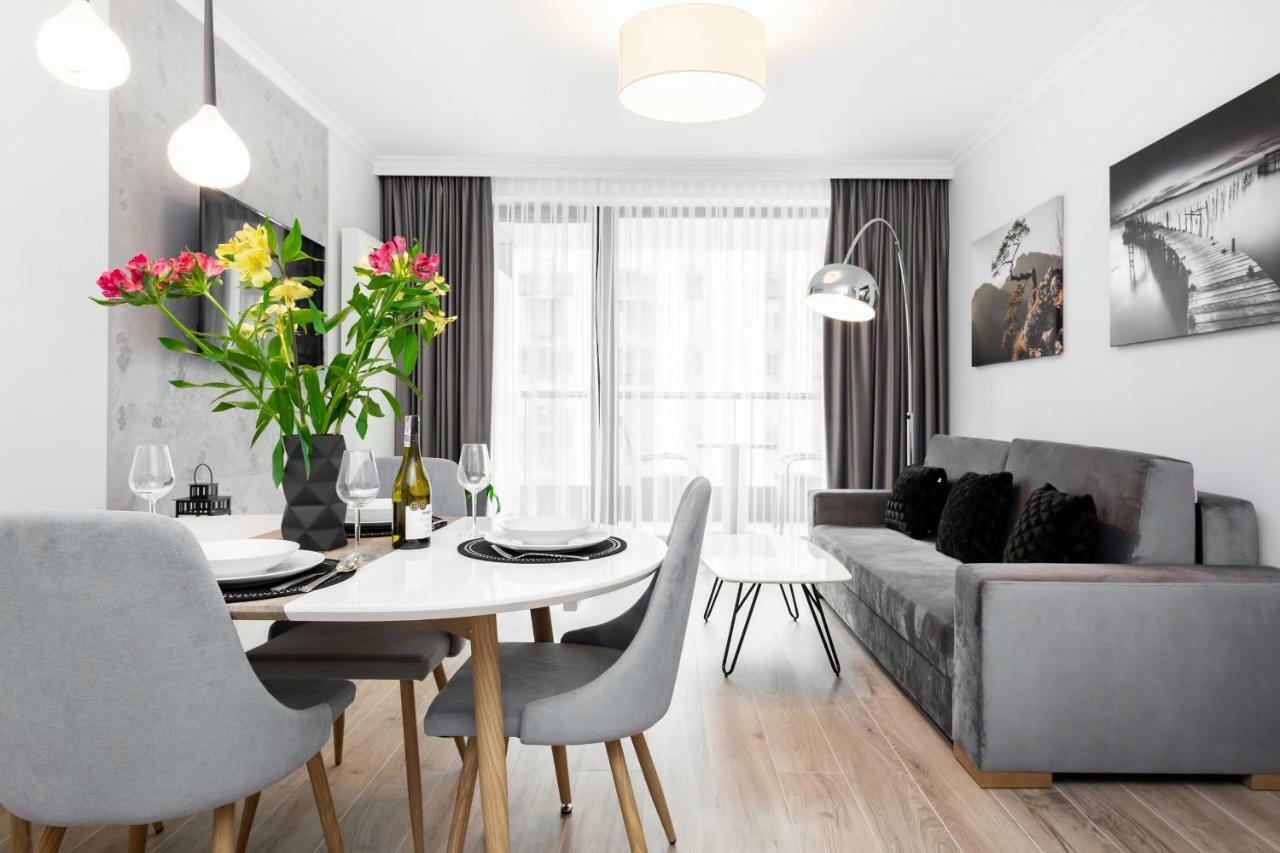 Apartments Warsaw Dzielna By Noclegi Renters Exteriör bild