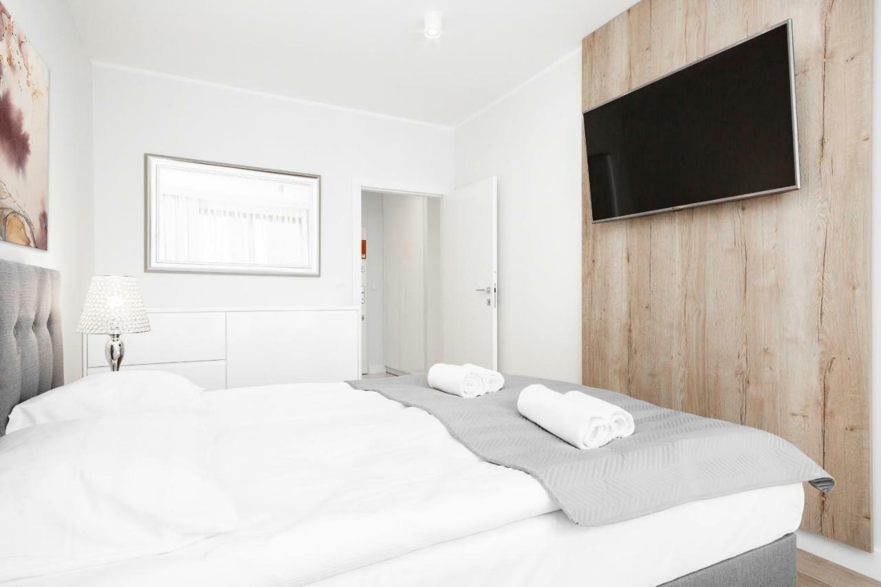 Apartments Warsaw Dzielna By Noclegi Renters Exteriör bild